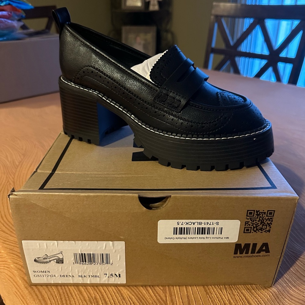 Black Platform Women’s Shoes Brand New